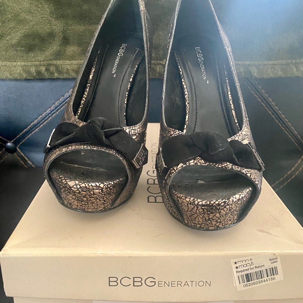 BCBG Pumps Metallic gold size 8